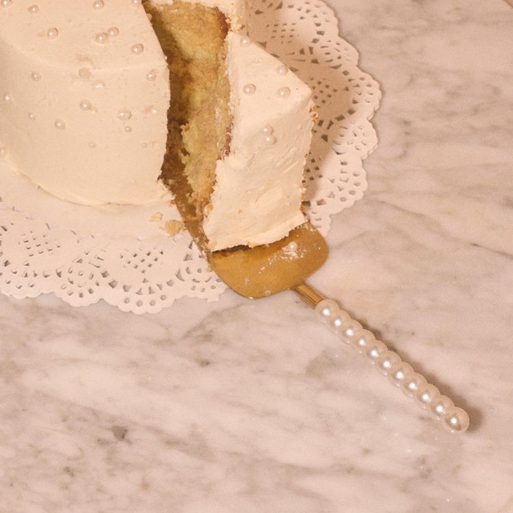 Pearl Cake Server